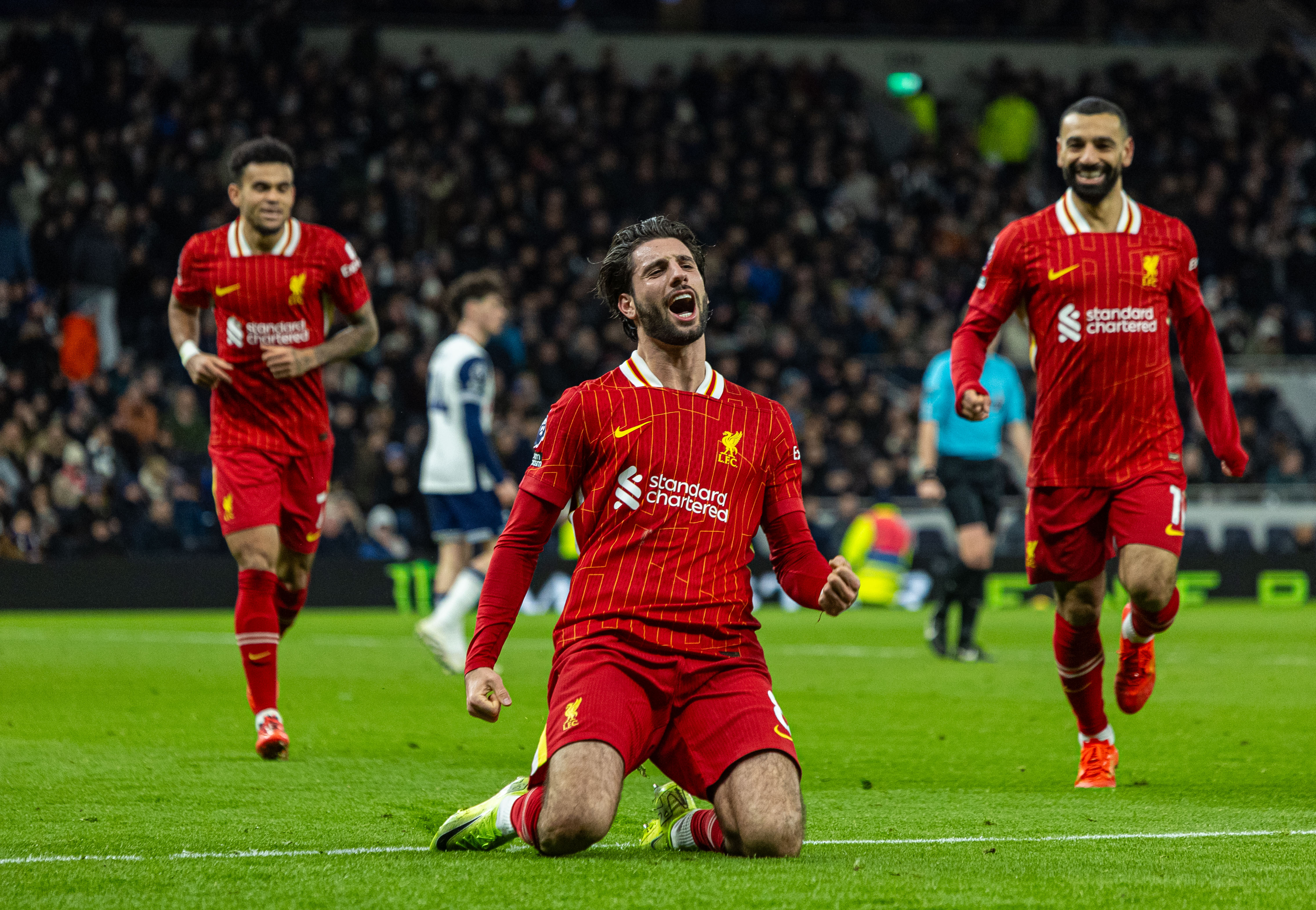 包含利物浦签下世界级射手，攻击火力再升级的词条