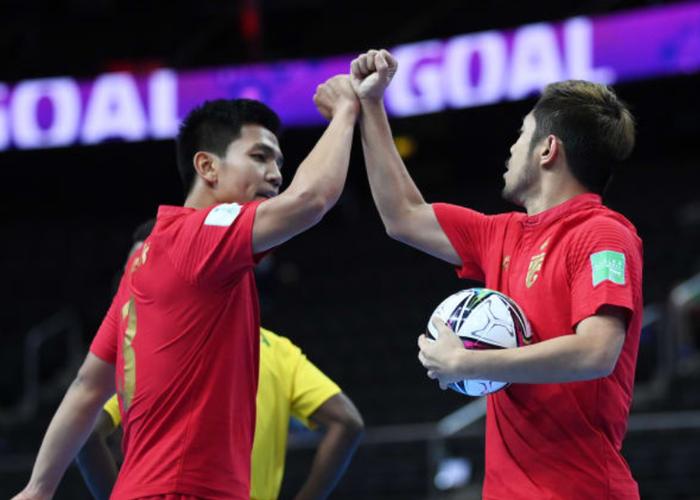 包含南美劲旅狂胜对手,锁定小组第一的词条 包含南美劲旅狂胜对手,锁定小组第一的词条