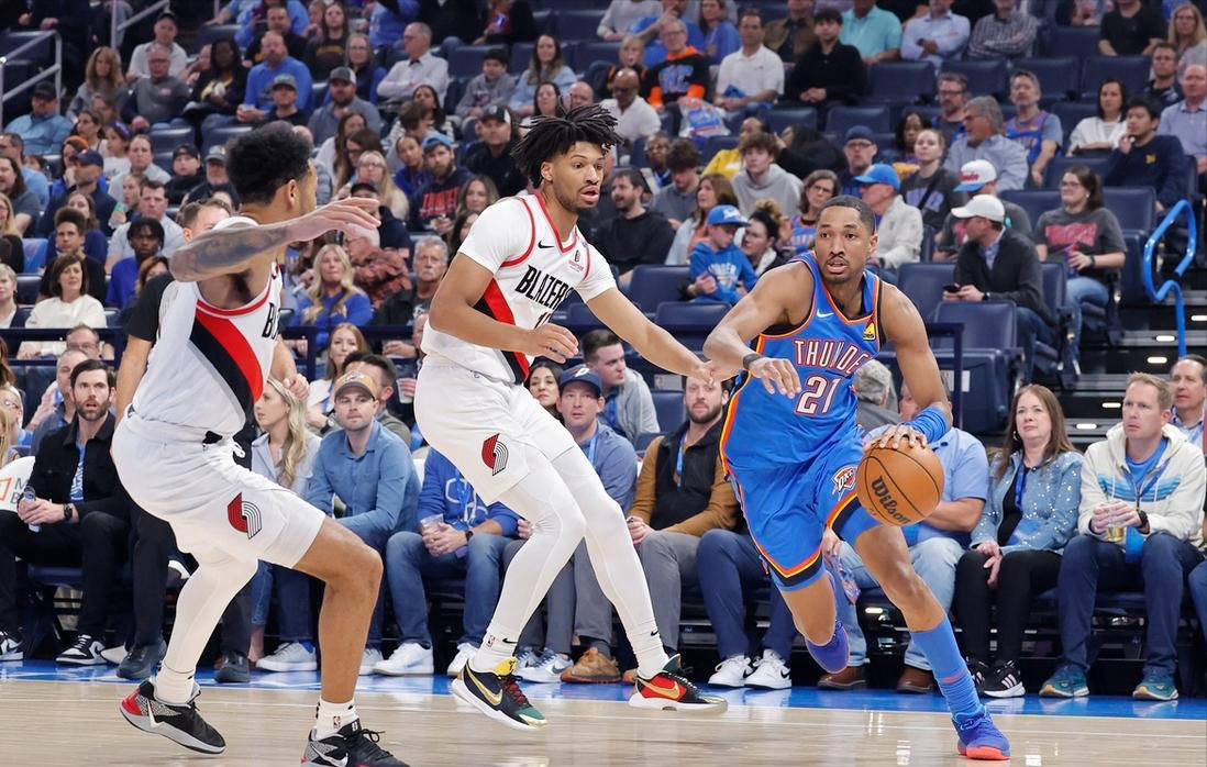 开拓者大胜雷霆,全队表现出色 开拓者大胜雷霆,全队表现出色