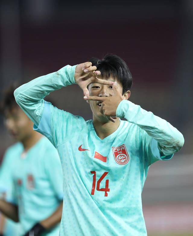 亚洲足球队在国际殿堂中展现壮举