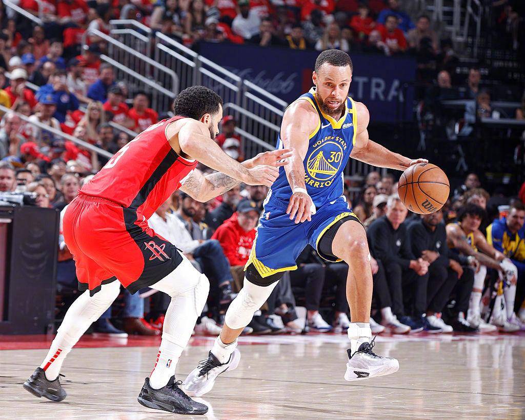 三分狂人库里止步年纪录,勇士无缘夺冠希望渺茫的简单介绍 三分狂人库里止步年纪录,勇士无缘夺冠希望渺茫的简单介绍