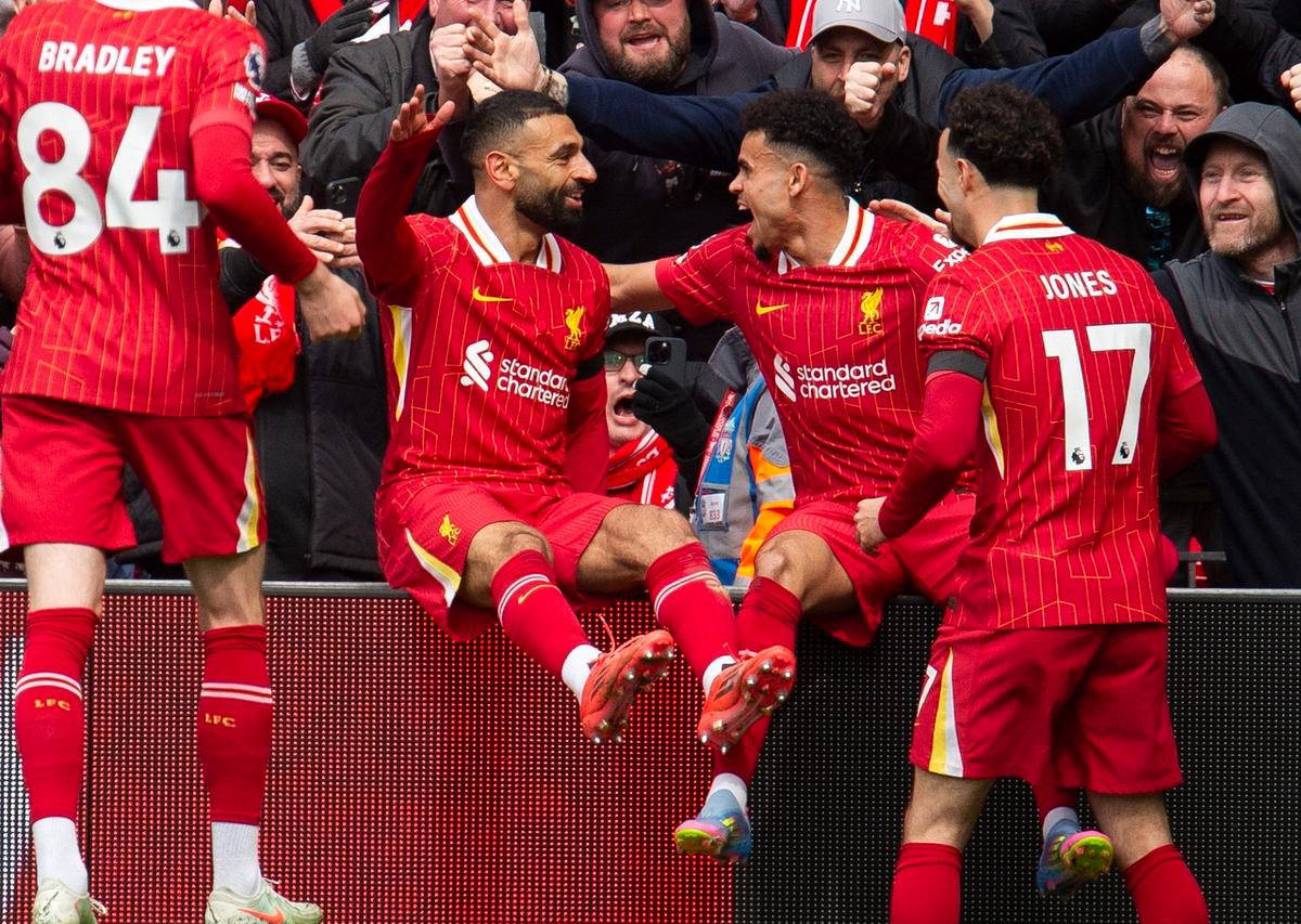 曼联主场告捷,英超积分稳居前列 曼联主场告捷,英超积分稳居前列