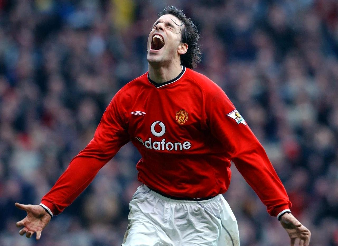 曼联后防失误频发，教练组展开强化训练的简单介绍