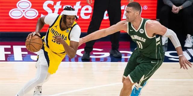 雄鹿内线抢眼，轻松击败对手