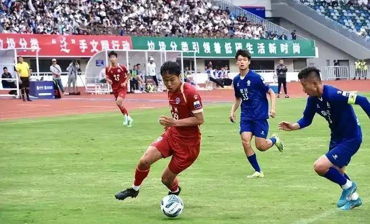 精彩瞬间：球员在比赛中打进绝杀进球的简单介绍