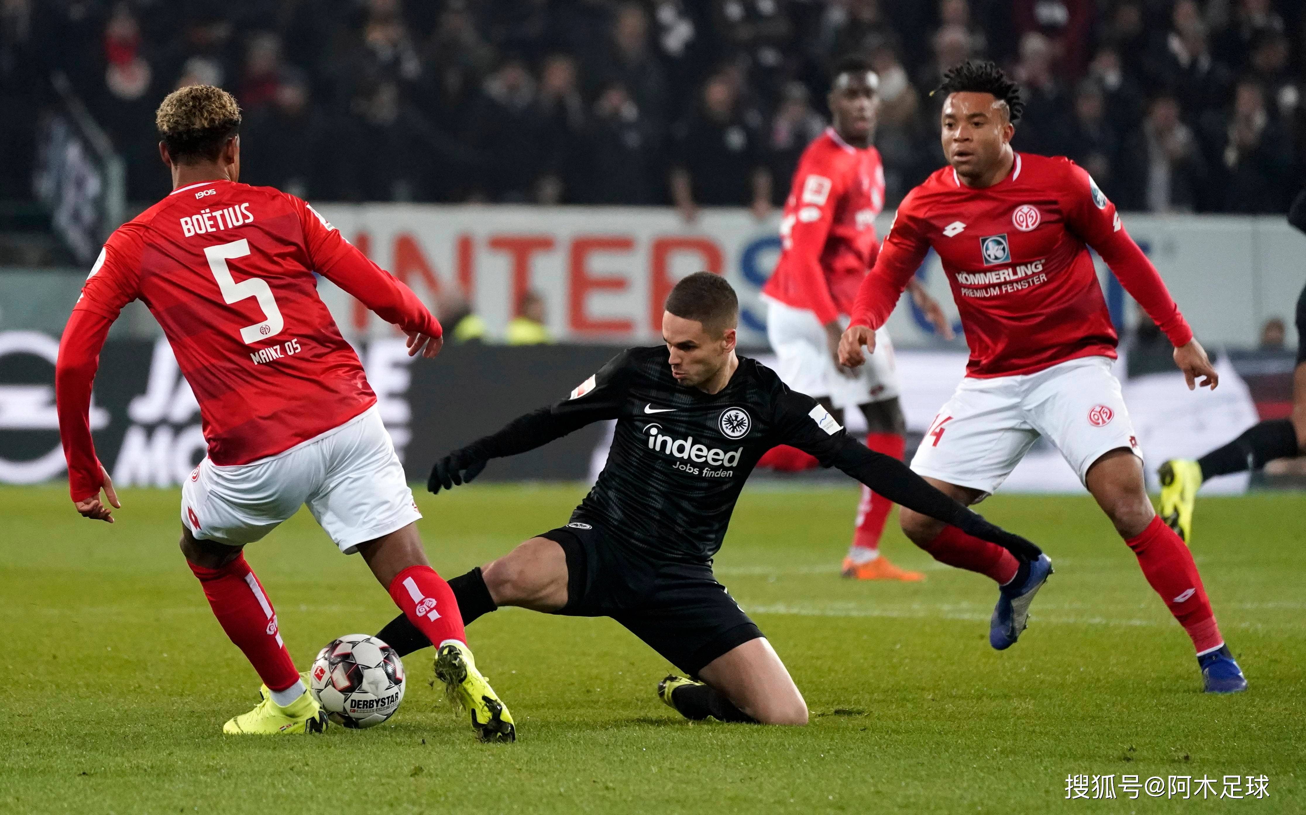 斯图加特主场失利,重挫士气 斯图加特主场失利,重挫士气