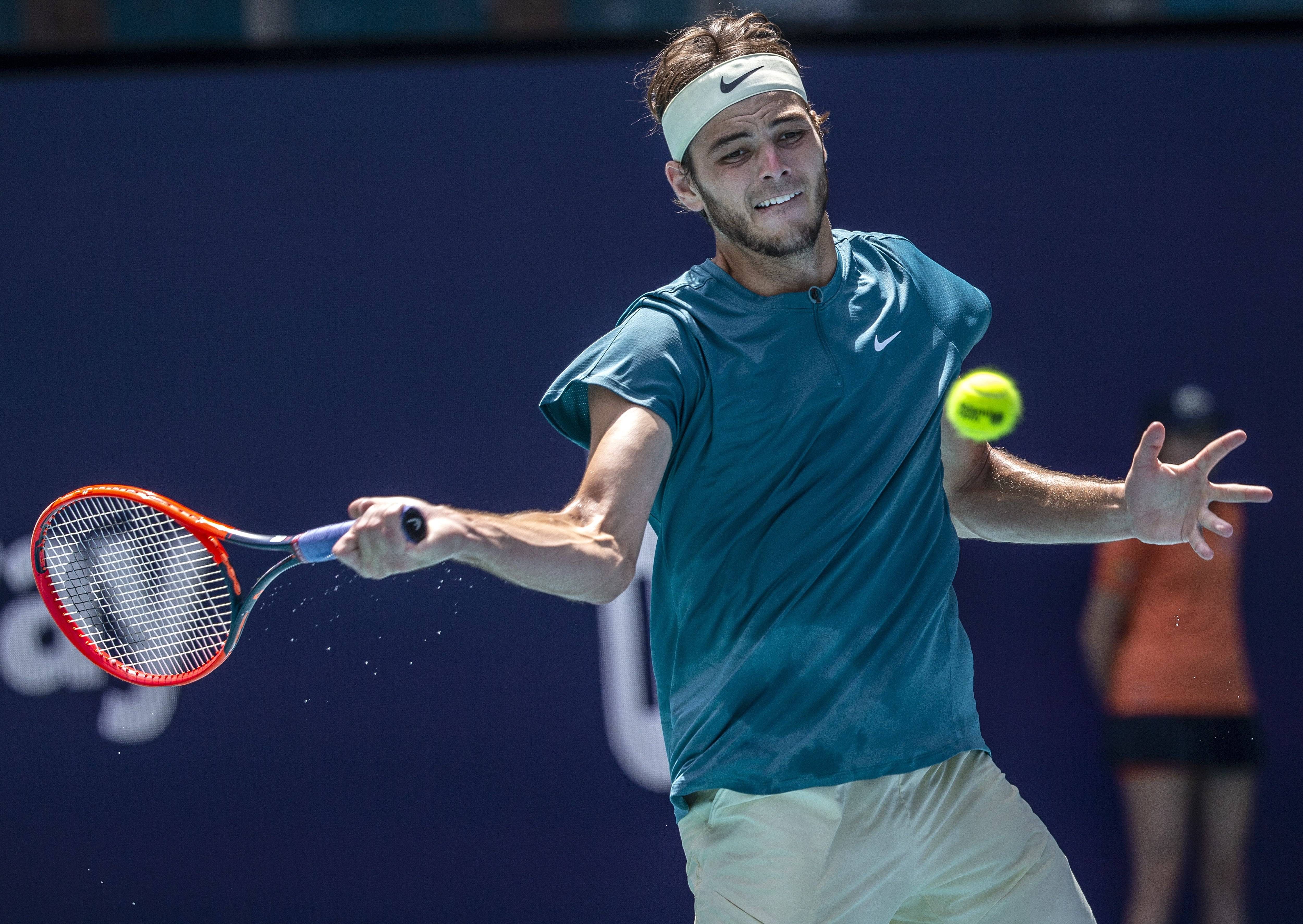 德国网球队血洗英国网球队,德约科维奇爆发神勇的简单介绍 德国网球队血洗英国网球队,德约科维奇爆发神勇的简单介绍