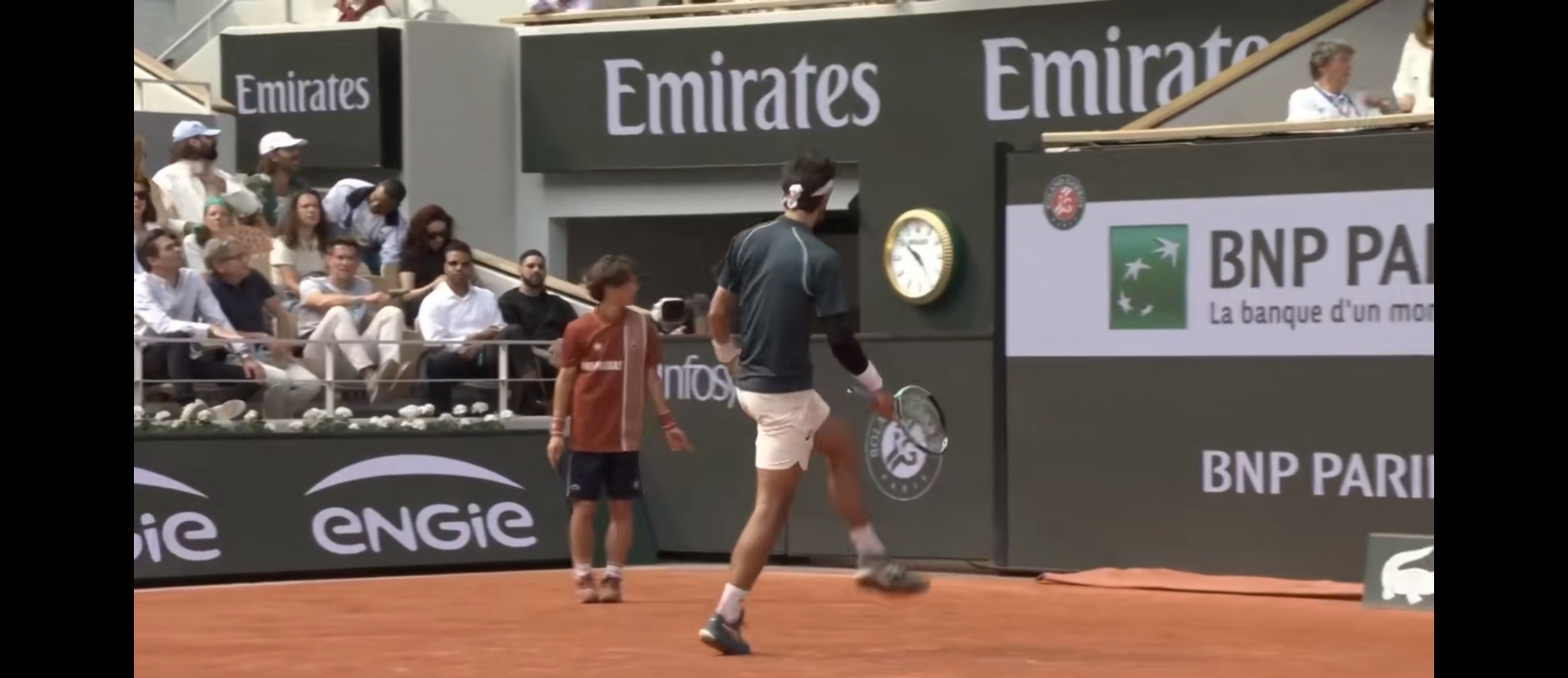 欧洲网球队爆冷美国网球队,德约科维奇统治全场的简单介绍 欧洲网球队爆冷美国网球队,德约科维奇统治全场的简单介绍