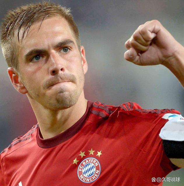 精英球员在绿茵场上展现出色表现 精英球员在绿茵场上展现出色表现