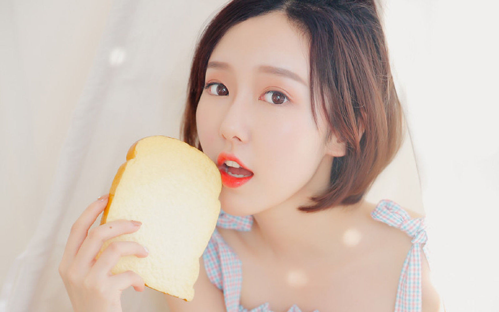 跨越战火的足球,皇马友谊赛背后的阿劳霍时刻