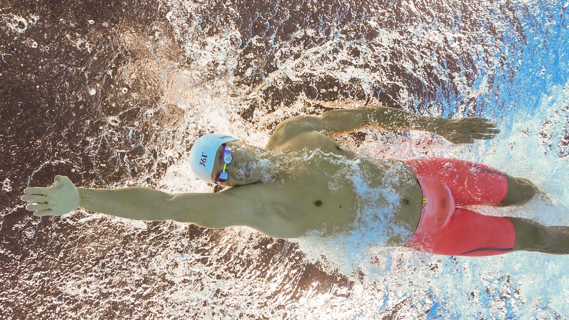 绿茵之光,撕裂银箭之夜