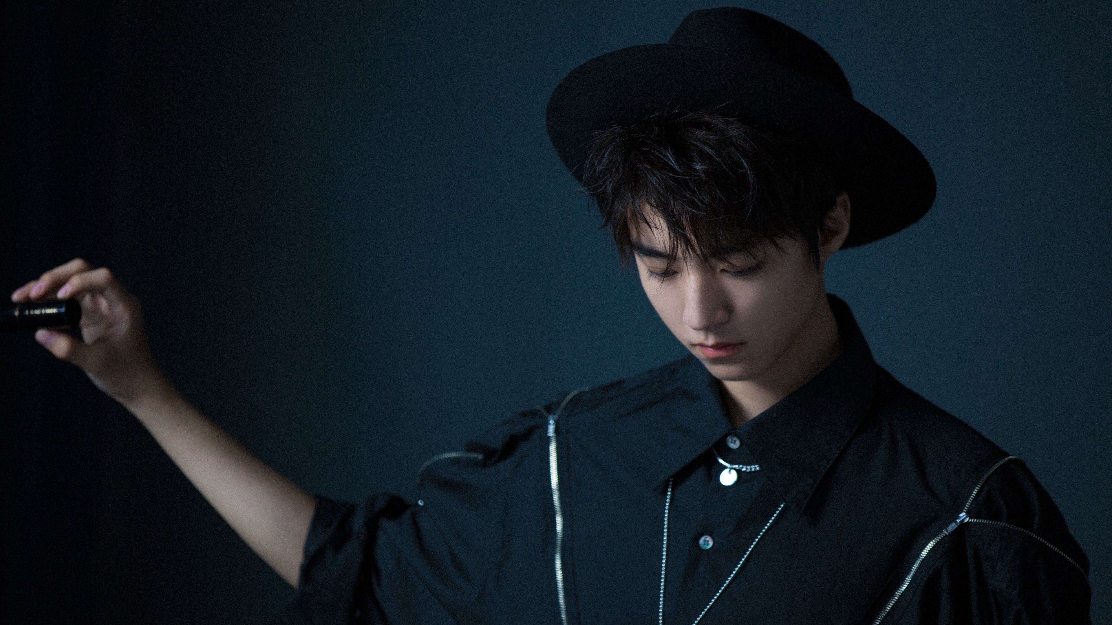 罗德里一锤定音，英格兰对阵葡萄牙的焦点之战，中场巨星闪耀全场