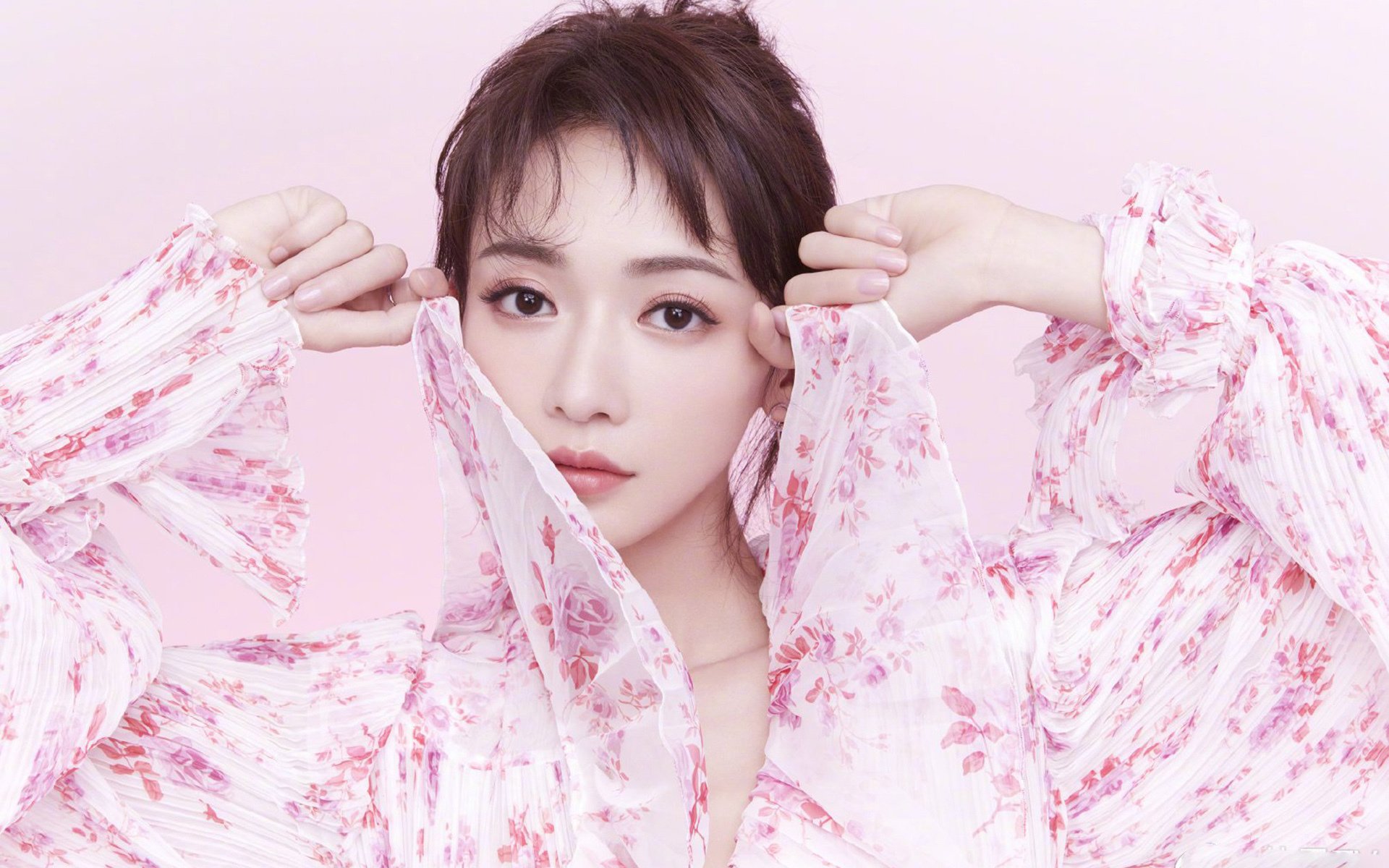 罗德里一锤定音，英格兰对阵葡萄牙的焦点之战，中场巨星闪耀全场