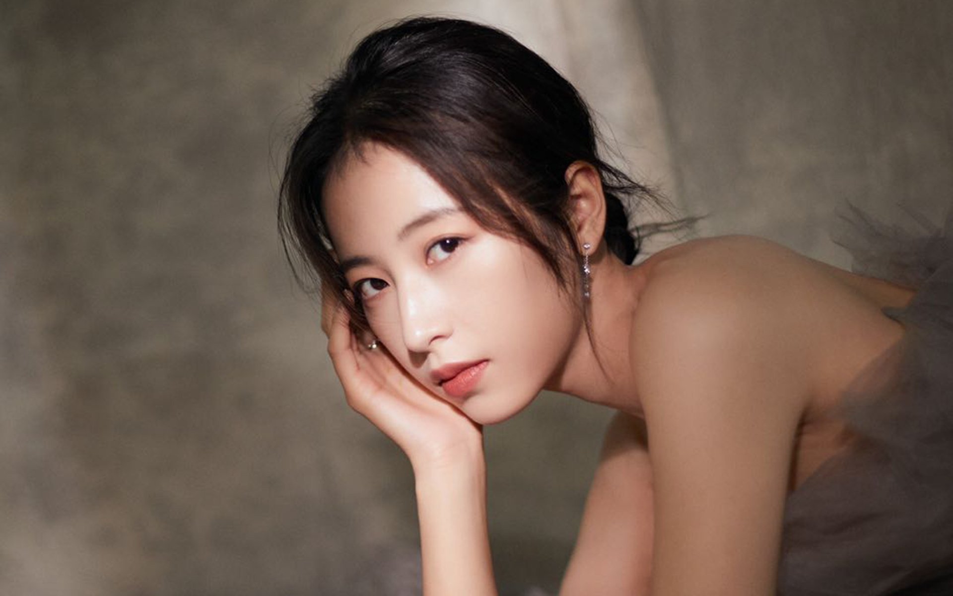 赛道与球场，当东契奇在摩纳哥单点爆破，篮网用节奏扼住快船的咽喉